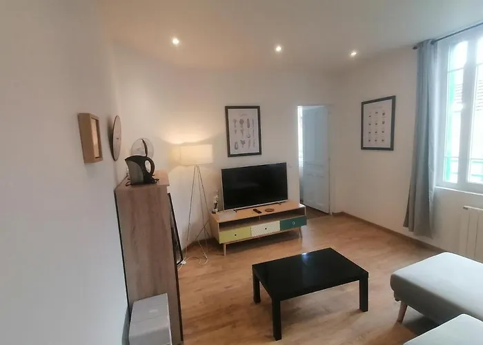 Villa Des Roses - Appart T2, 31M2, 1Er Etage, Vue Jardin, \