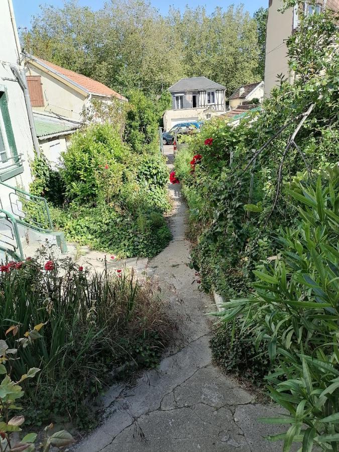 Apartment Des Roses - T2, 31m2, 1er Etage, Vue Jardin, 